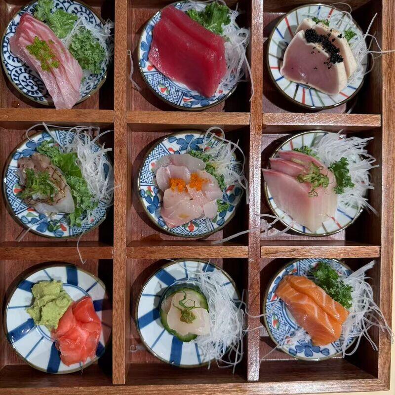 *Sashimi Deluxe